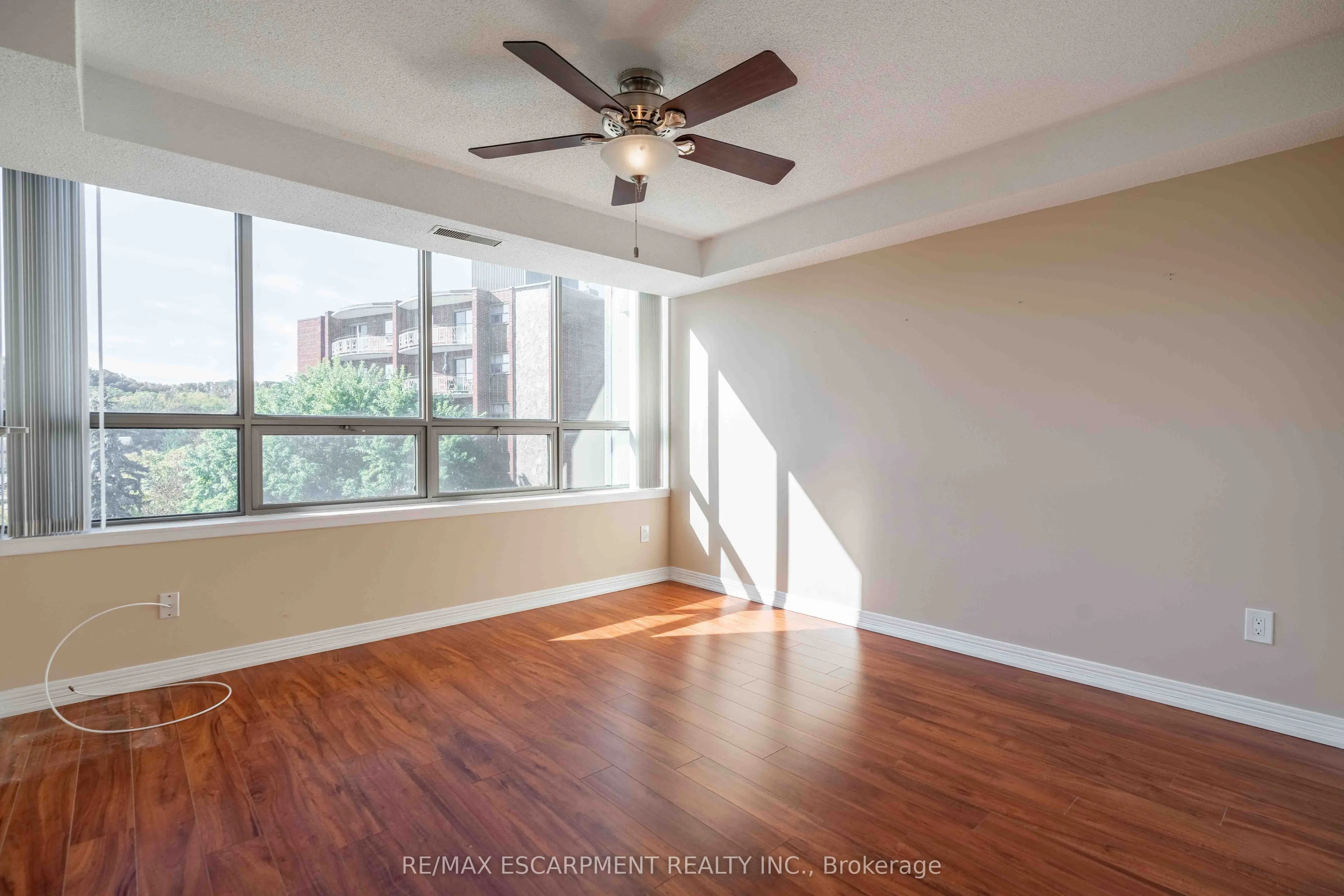 606 VILLAGE GREEN Boulevard #6