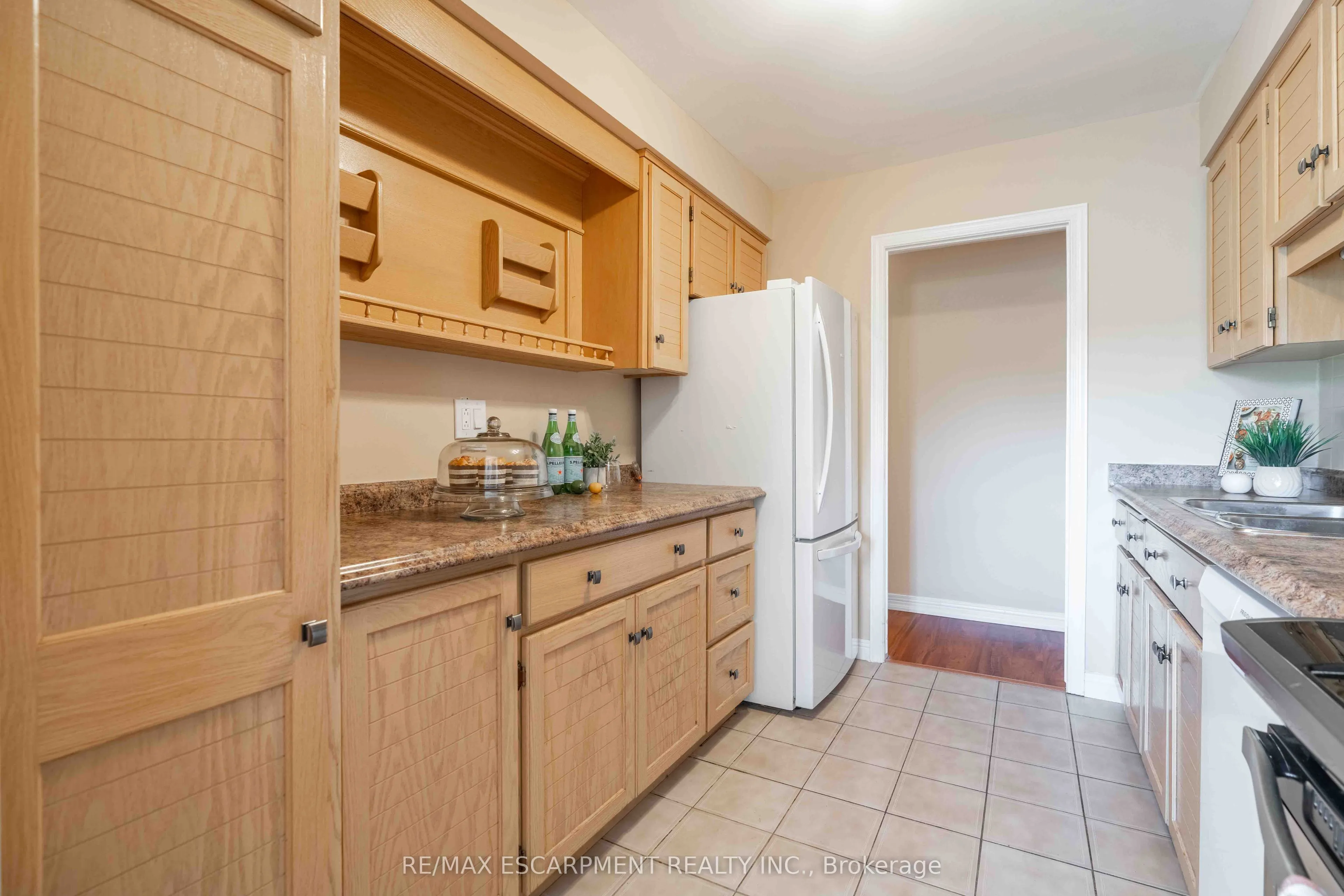 606 VILLAGE GREEN Boulevard #6