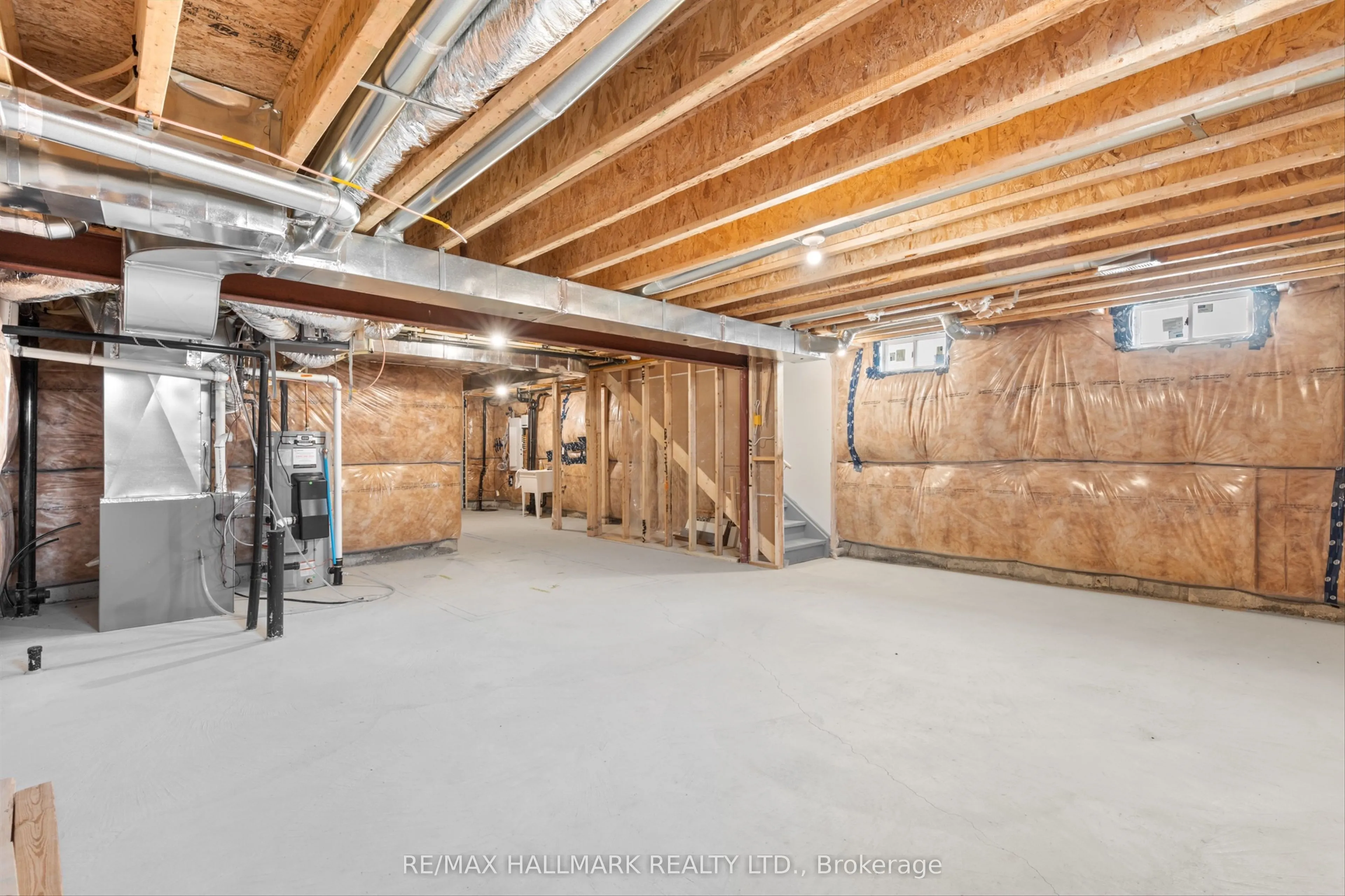 16 Crossmore Crescent