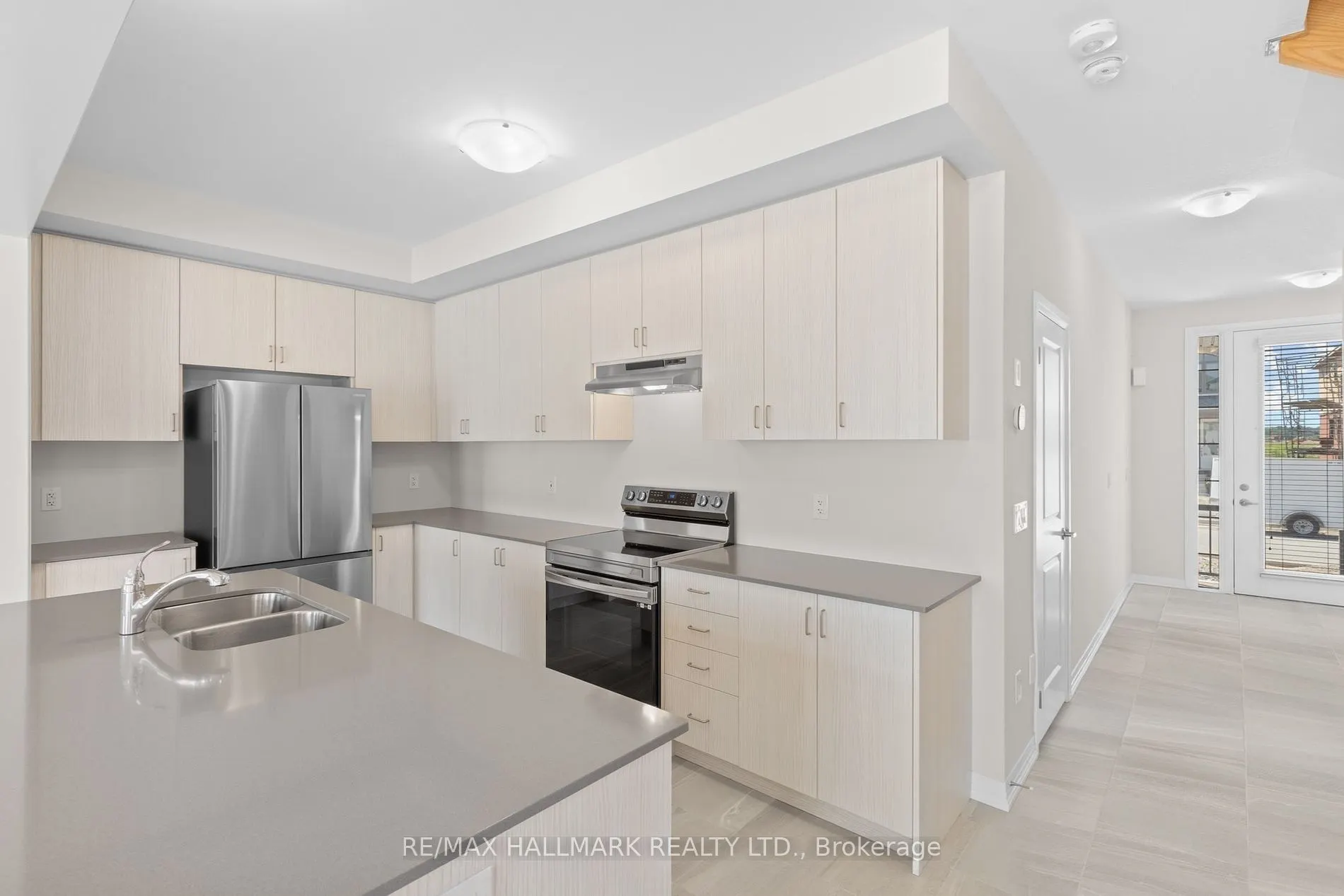 16 Crossmore Crescent
