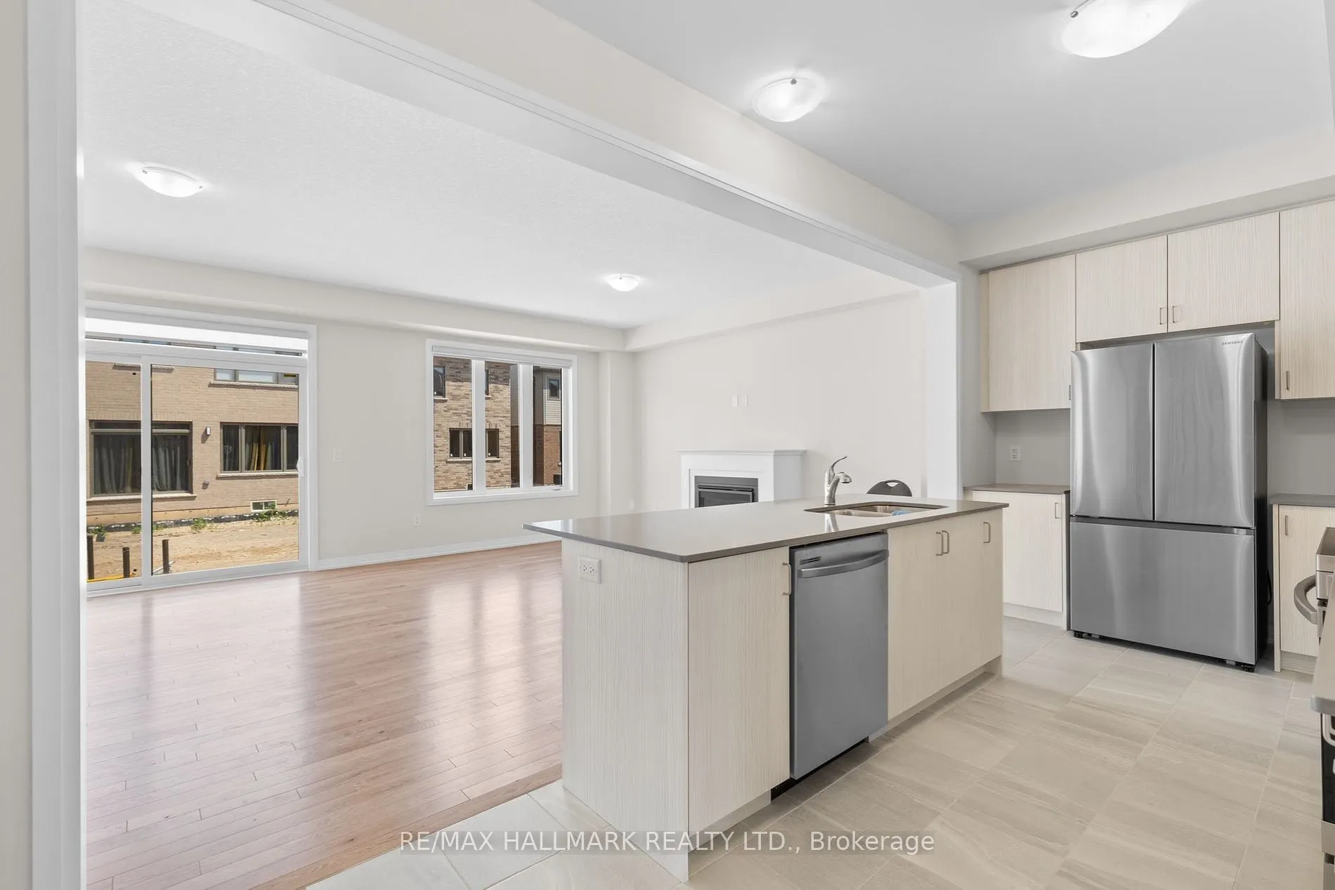 16 Crossmore Crescent