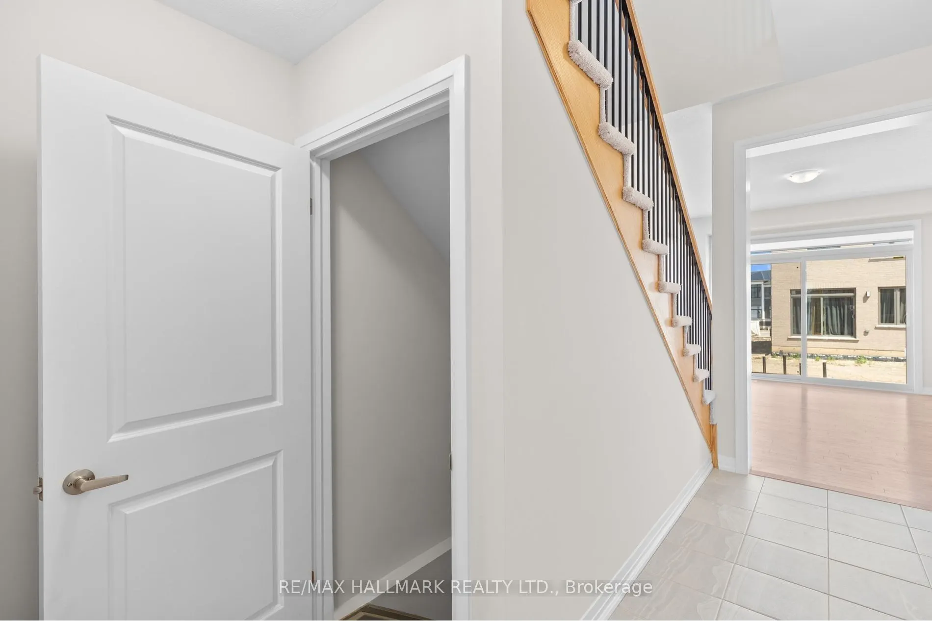 16 Crossmore Crescent