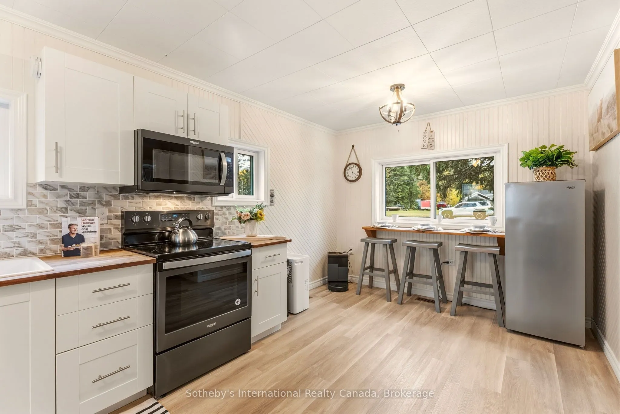543 Muskoka Rd 3 Road N