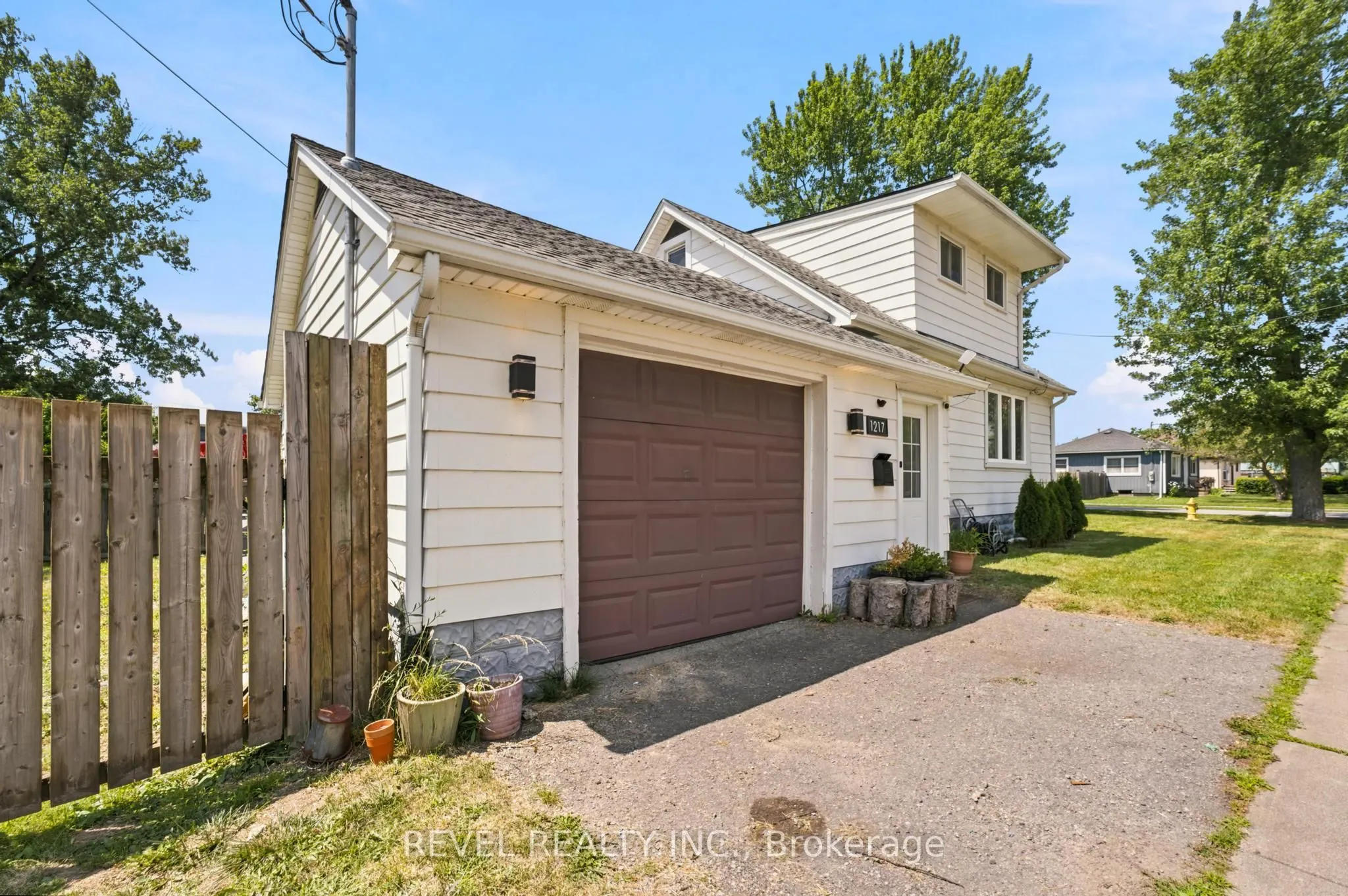 1217 ORCHARD Avenue