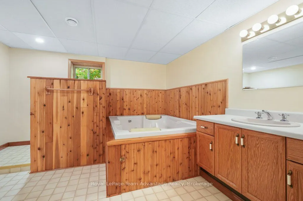 129 & 131 Bayview Drive