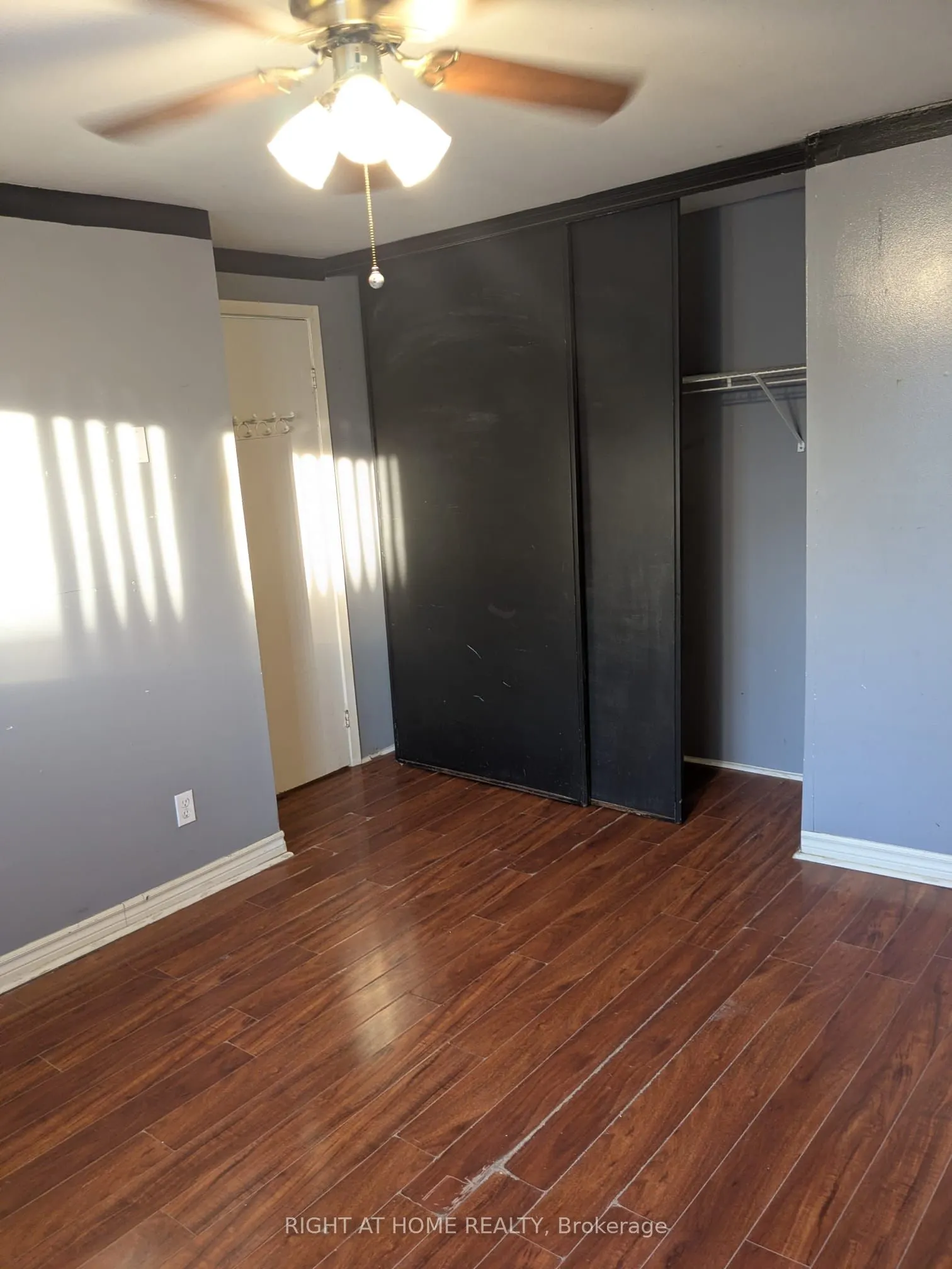 529 Parkview Crescent #12
