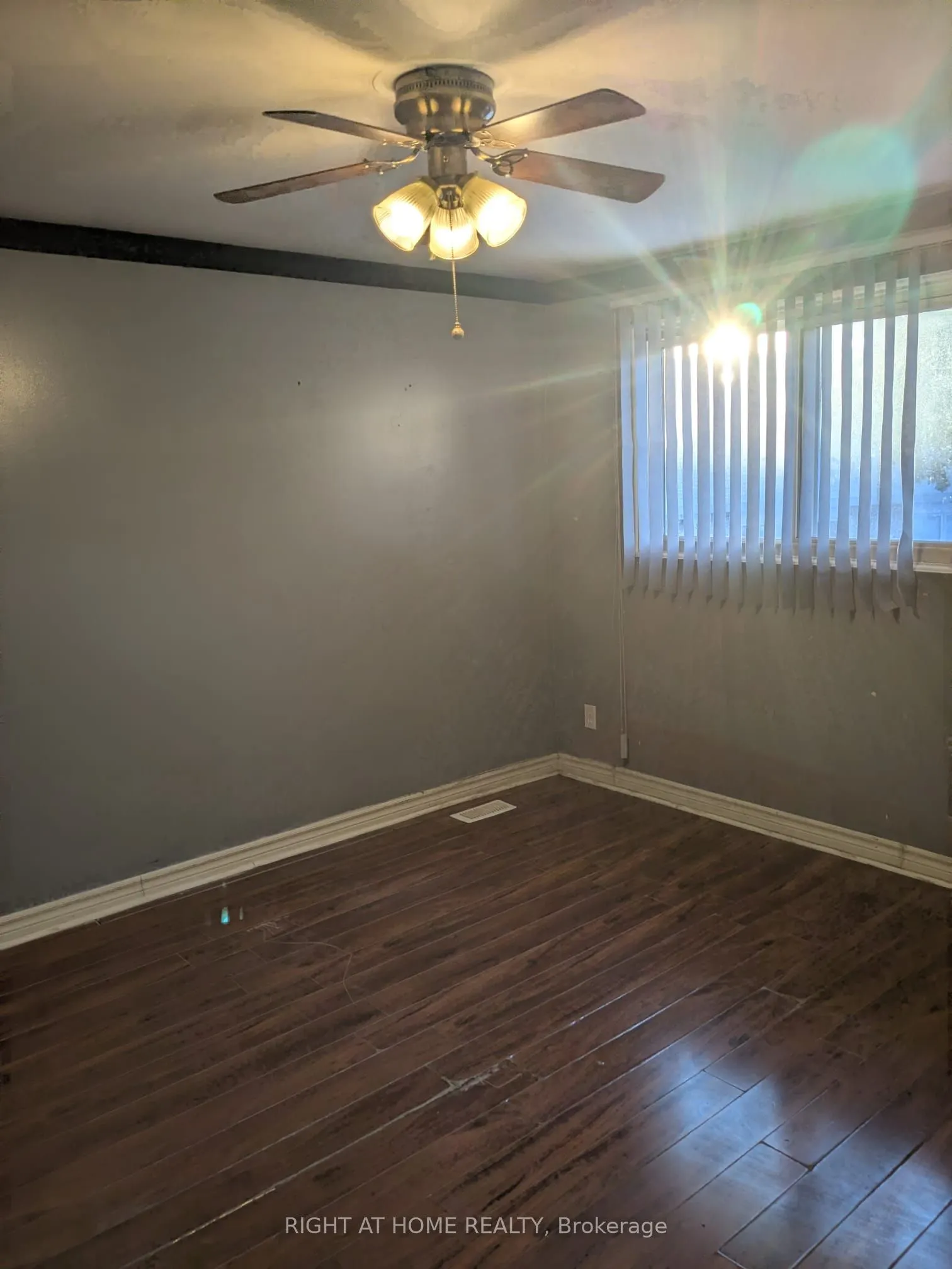 529 Parkview Crescent #12