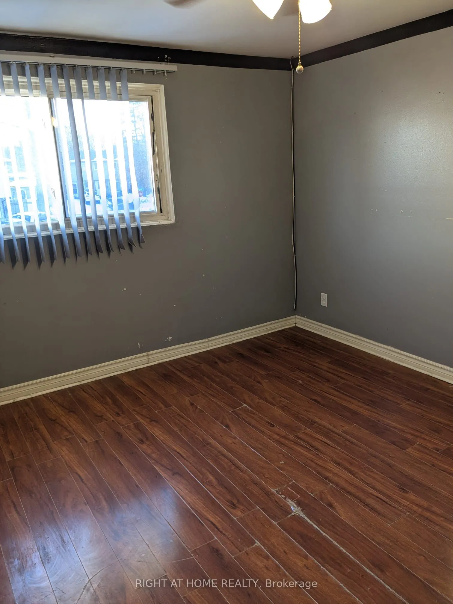 529 Parkview Crescent #12