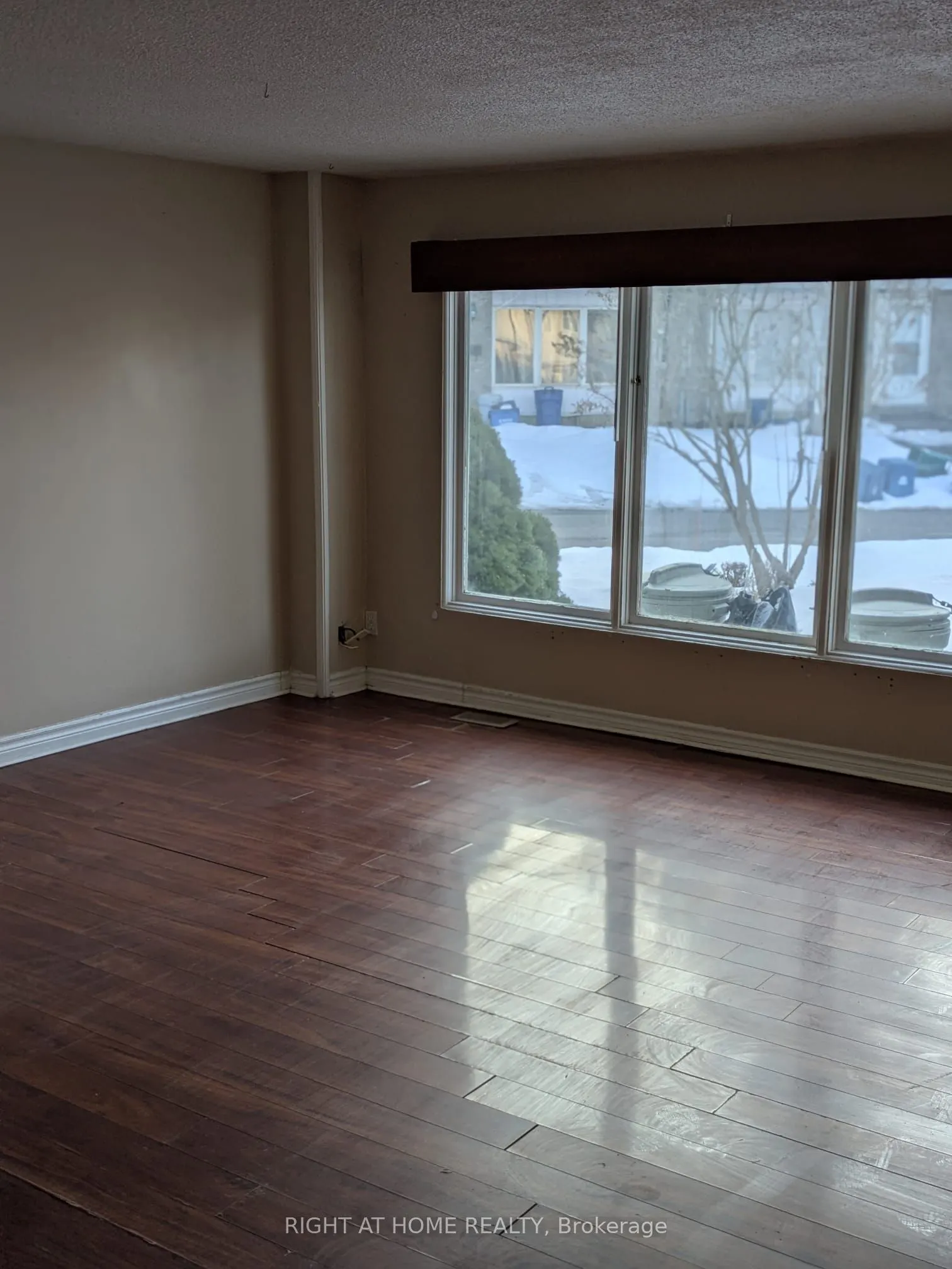 529 Parkview Crescent #12