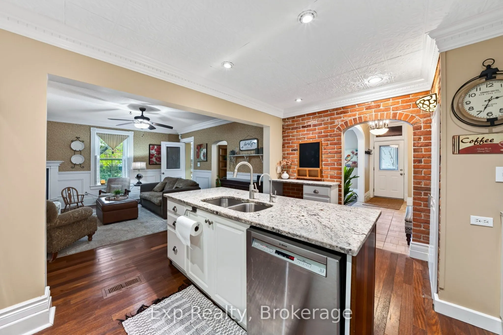 341 Metcalf Street