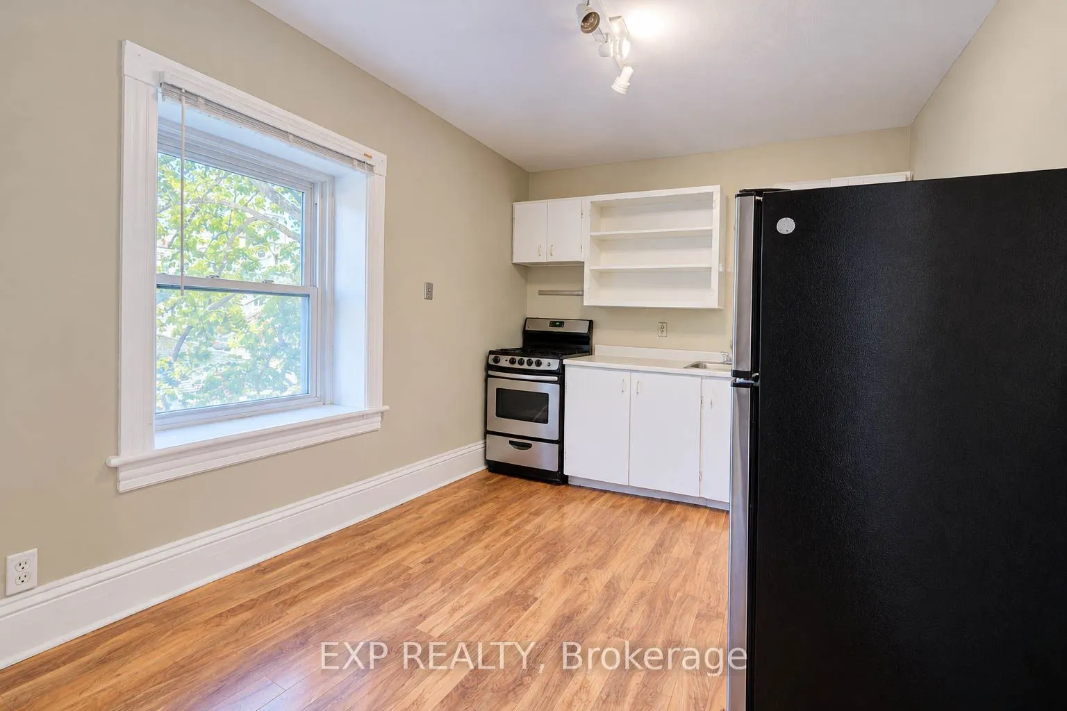 5 George Street S