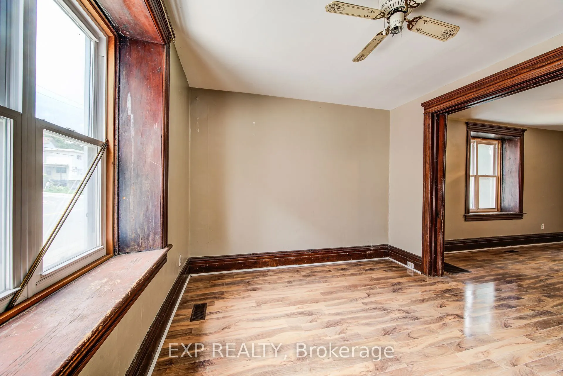 5 George Street S