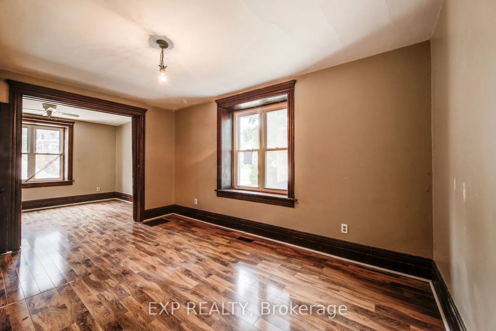 5 George Street S