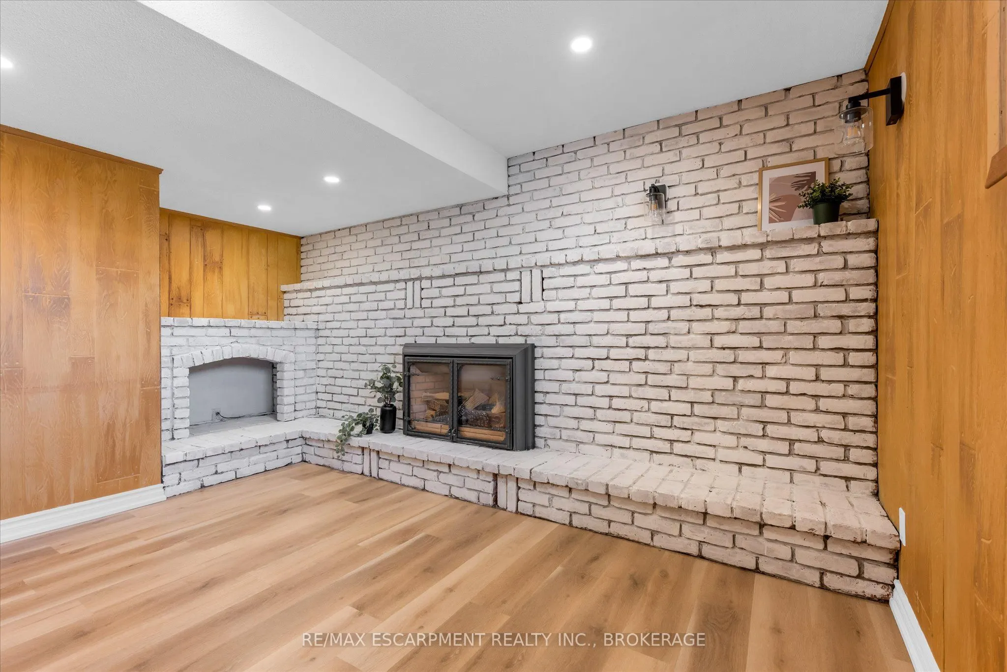 49 Grove Avenue