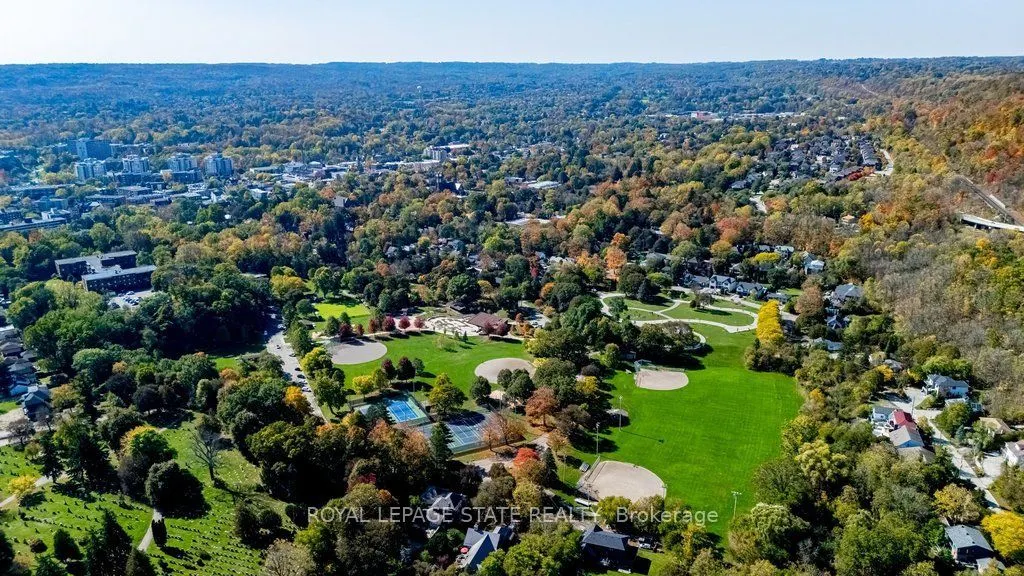 22 Parkview Row