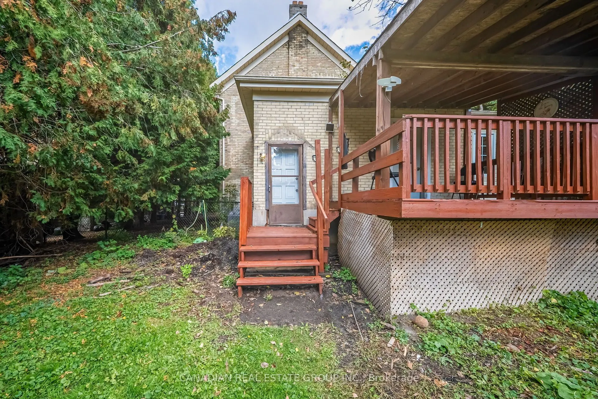 17 Oak Street