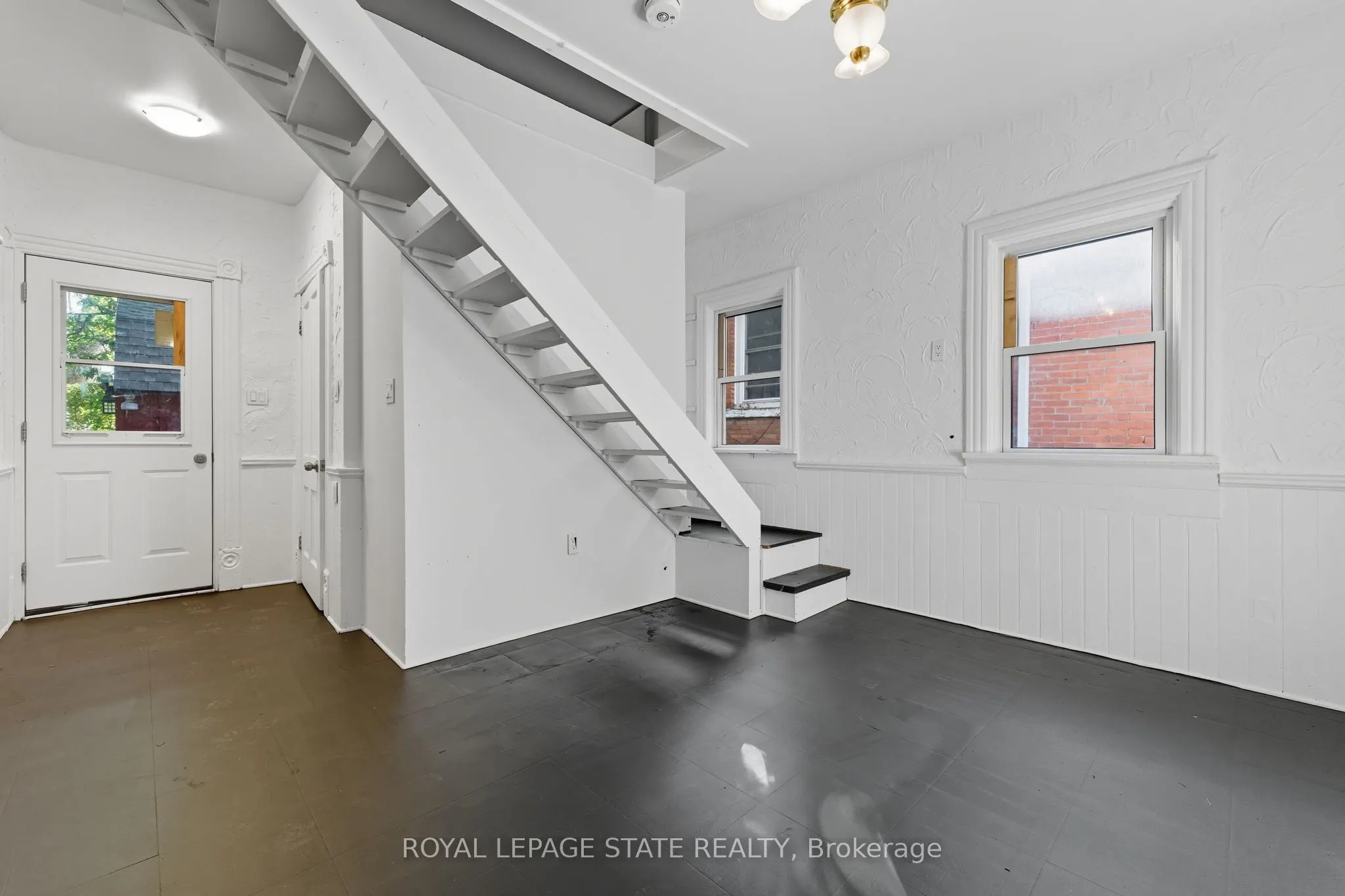 8 Tasker Street