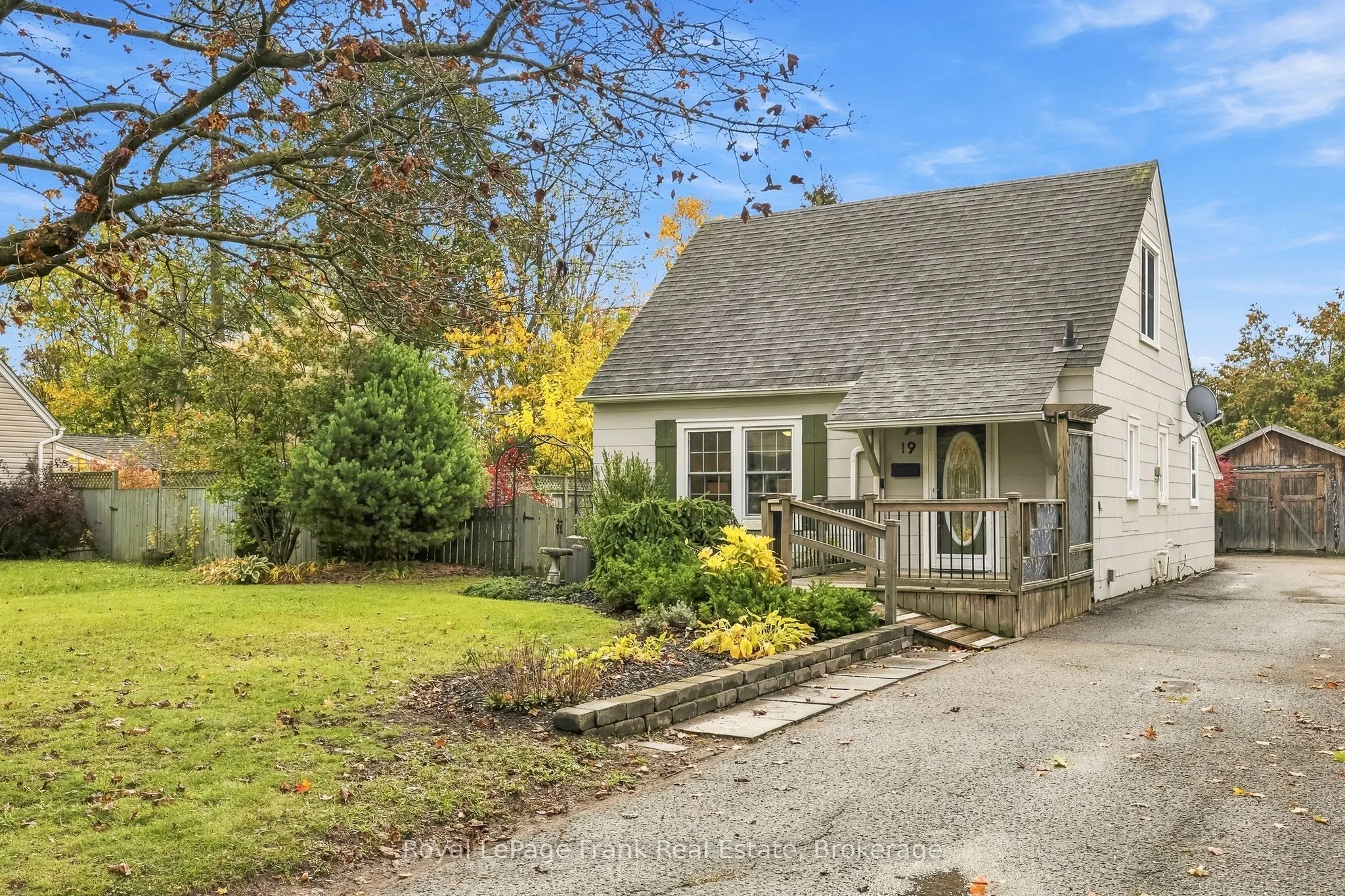 19 Churchill Crescent