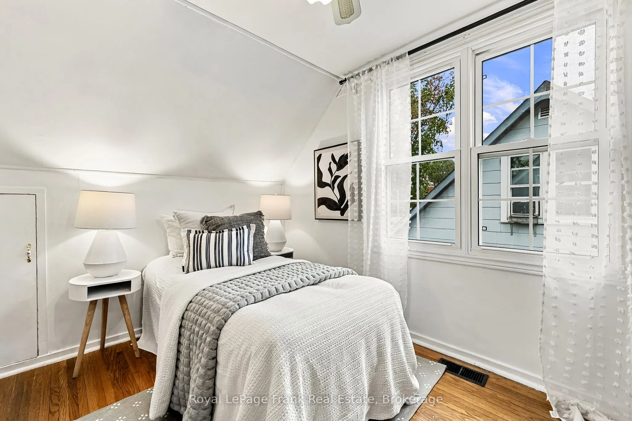19 Churchill Crescent