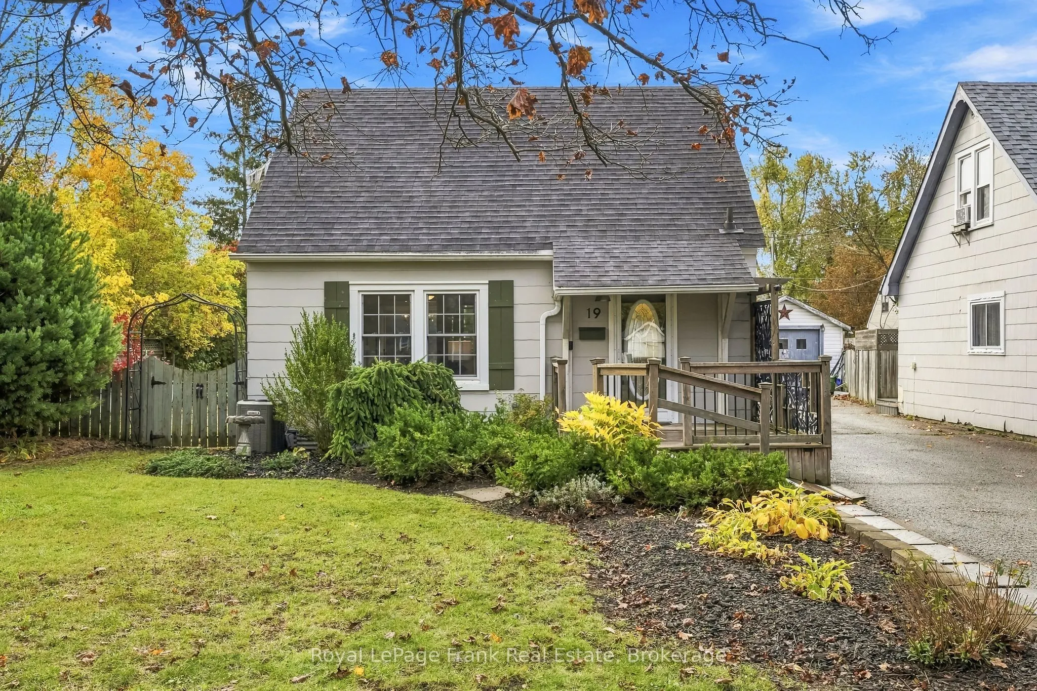19 Churchill Crescent