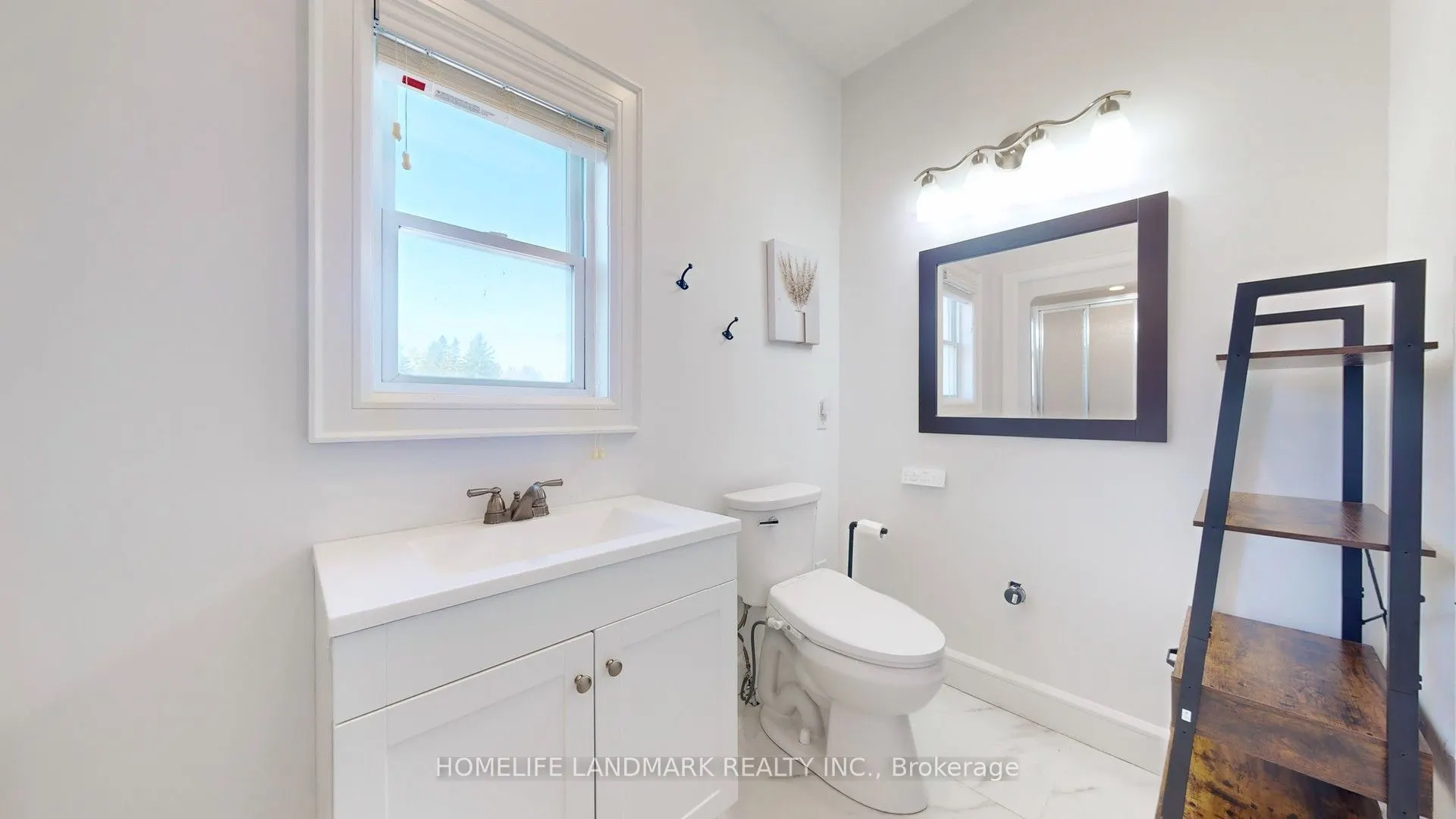 208 Lakeshore Drive