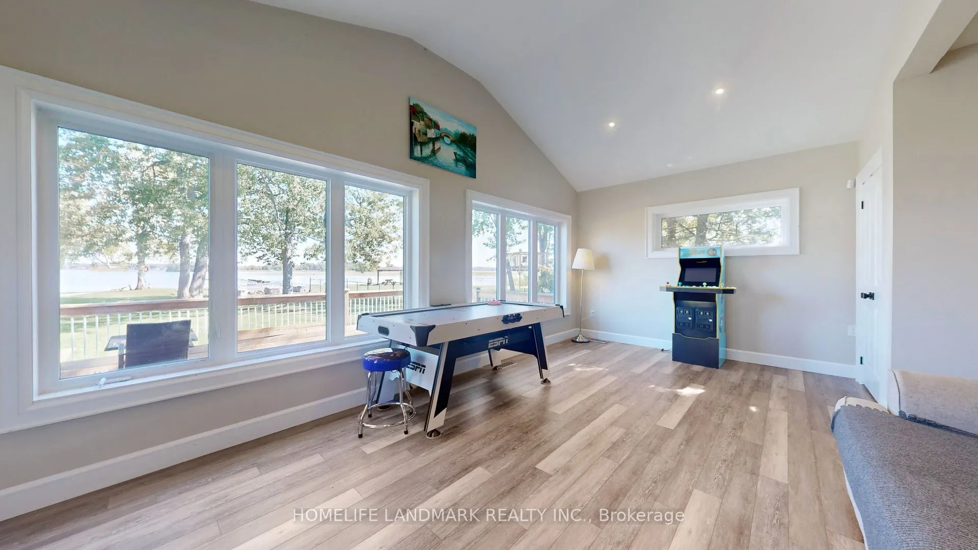 208 Lakeshore Drive