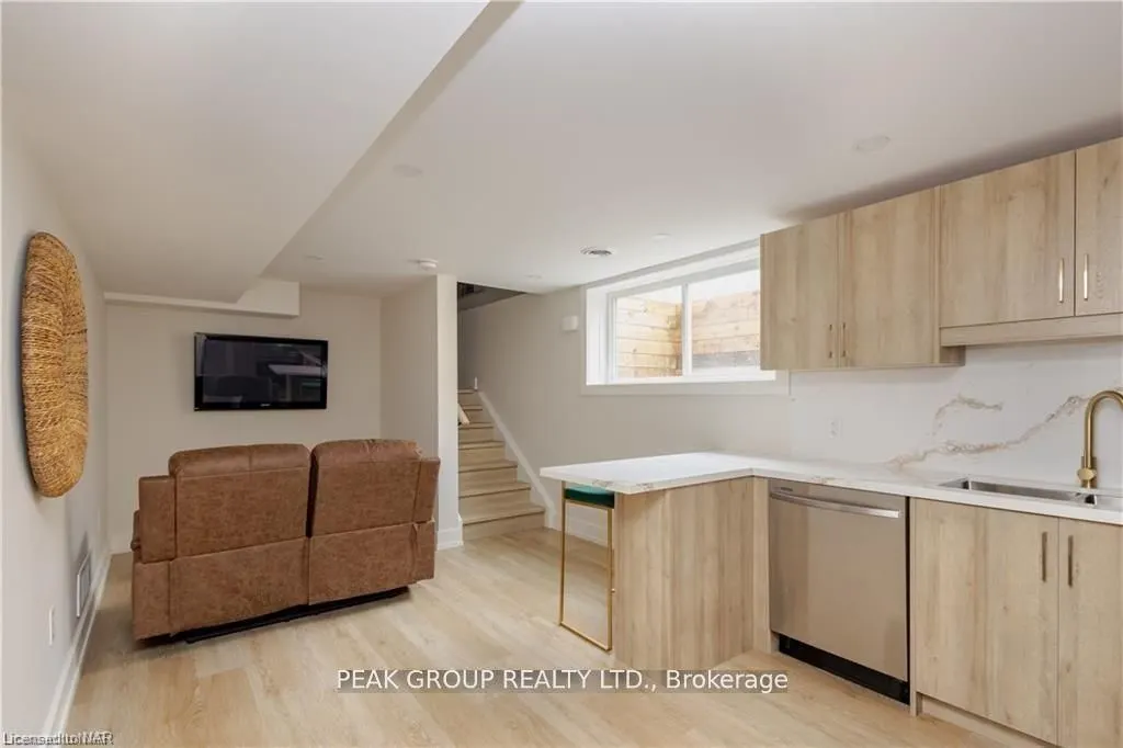 43A Grandview Drive #Lower