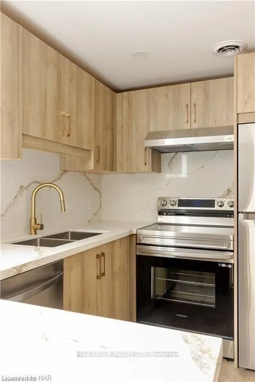 43A Grandview Drive #Lower