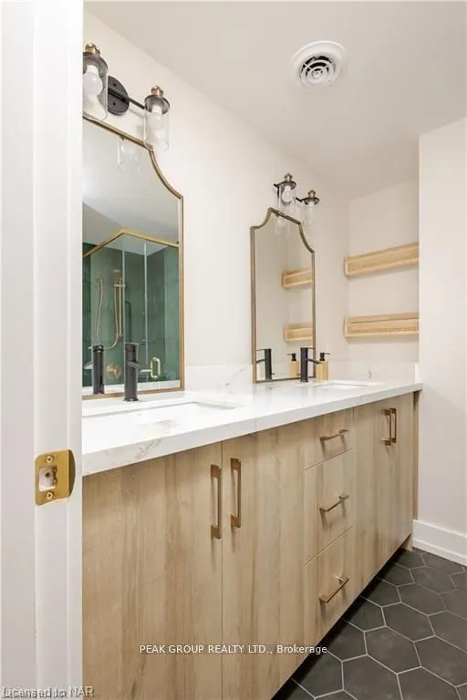 43A Grandview Drive #Lower