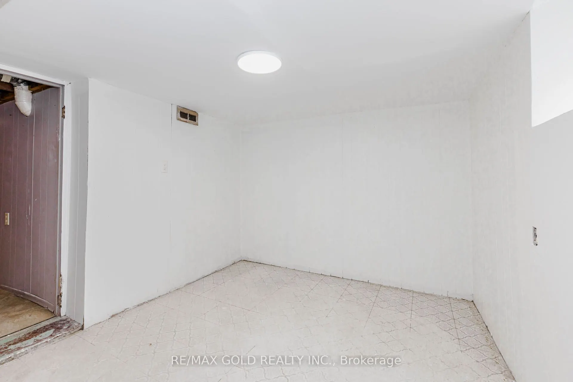108 Norfolk Avenue