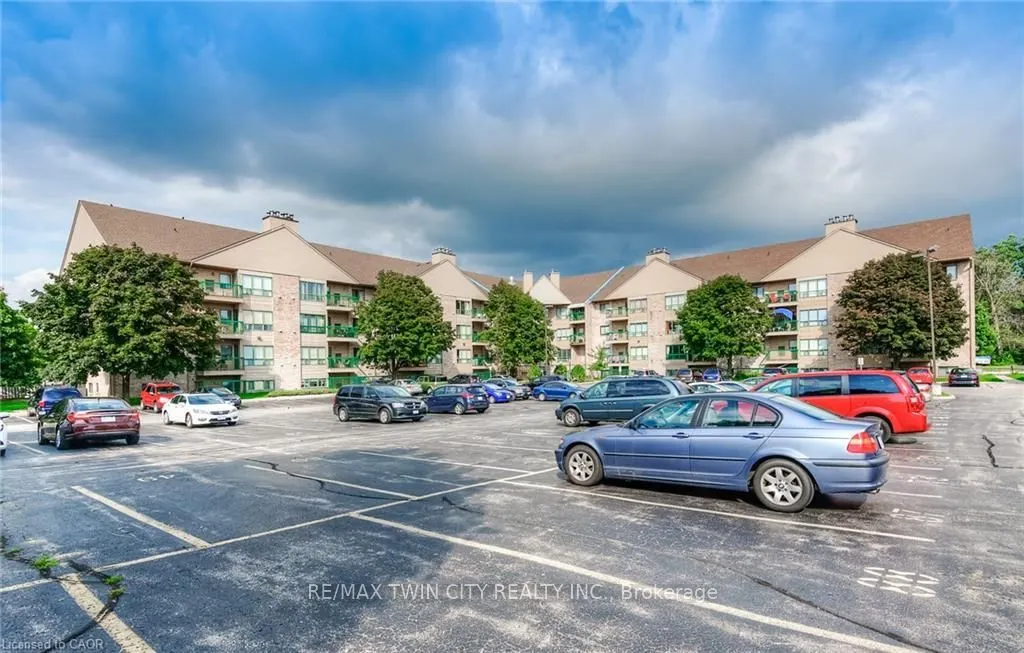 15 HOFSTETTER Avenue #306