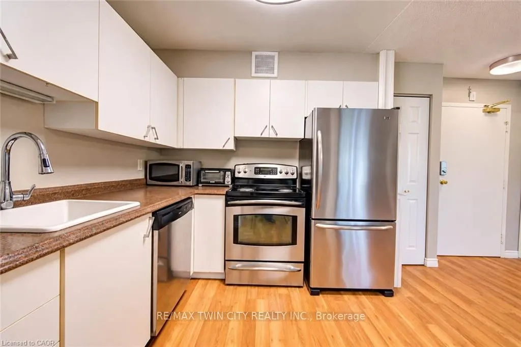 15 HOFSTETTER Avenue #306