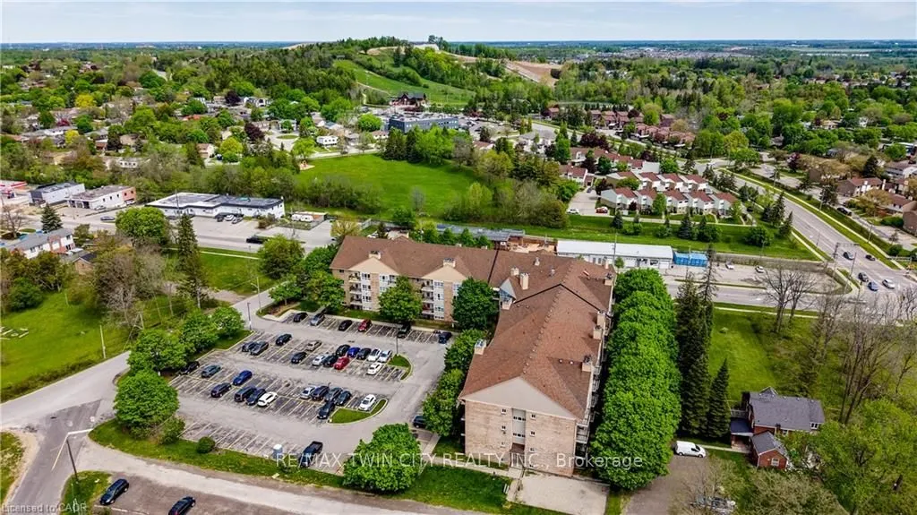 15 HOFSTETTER Avenue #306