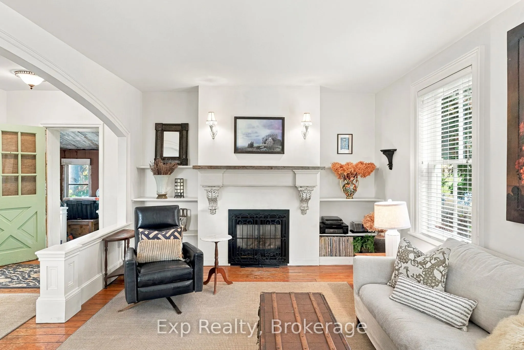 835 Brook Road N