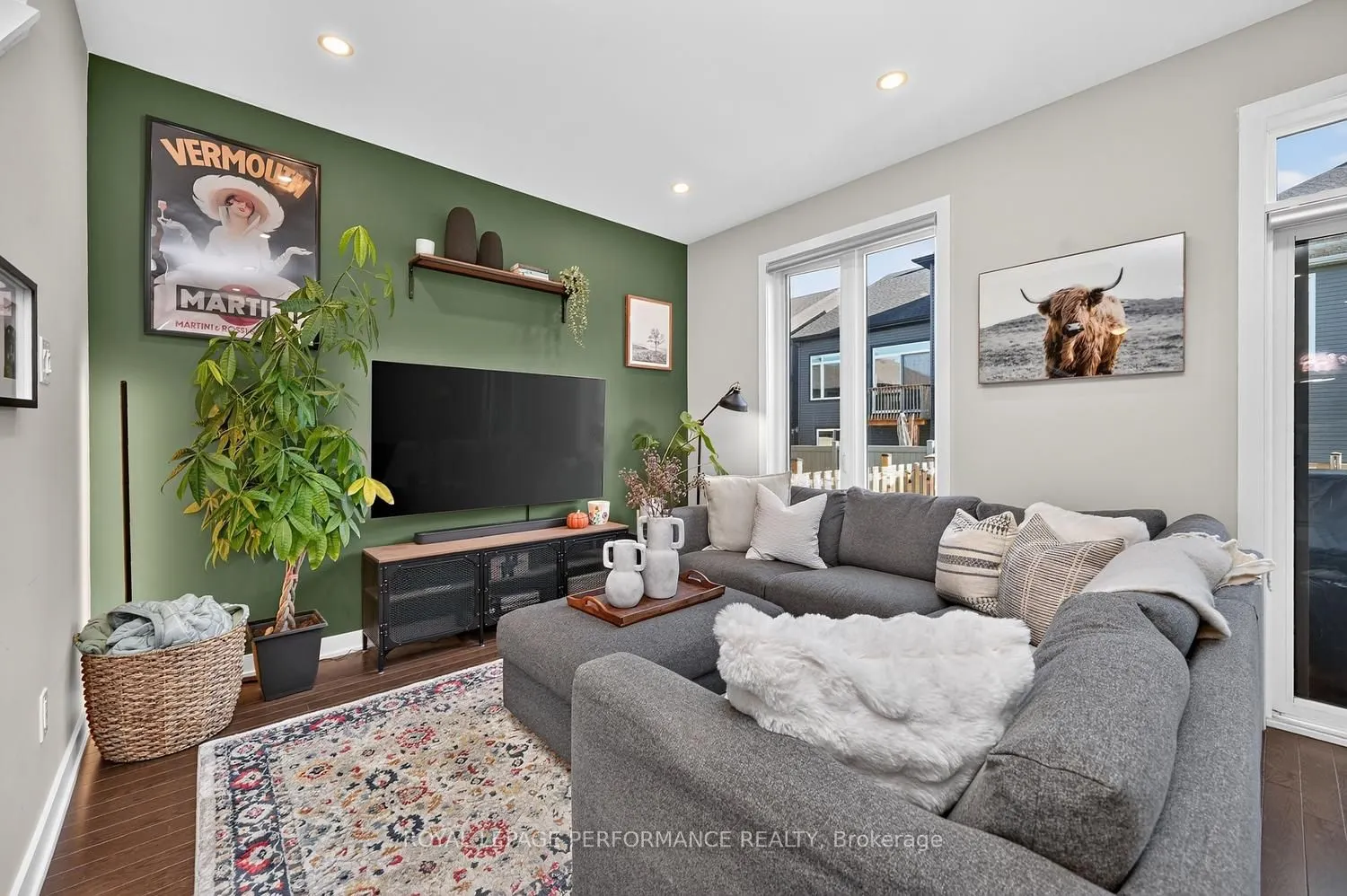 1016 Kijik Crescent