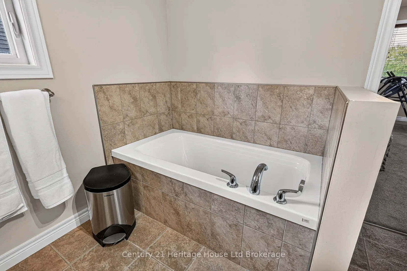 1028 Alberni Road