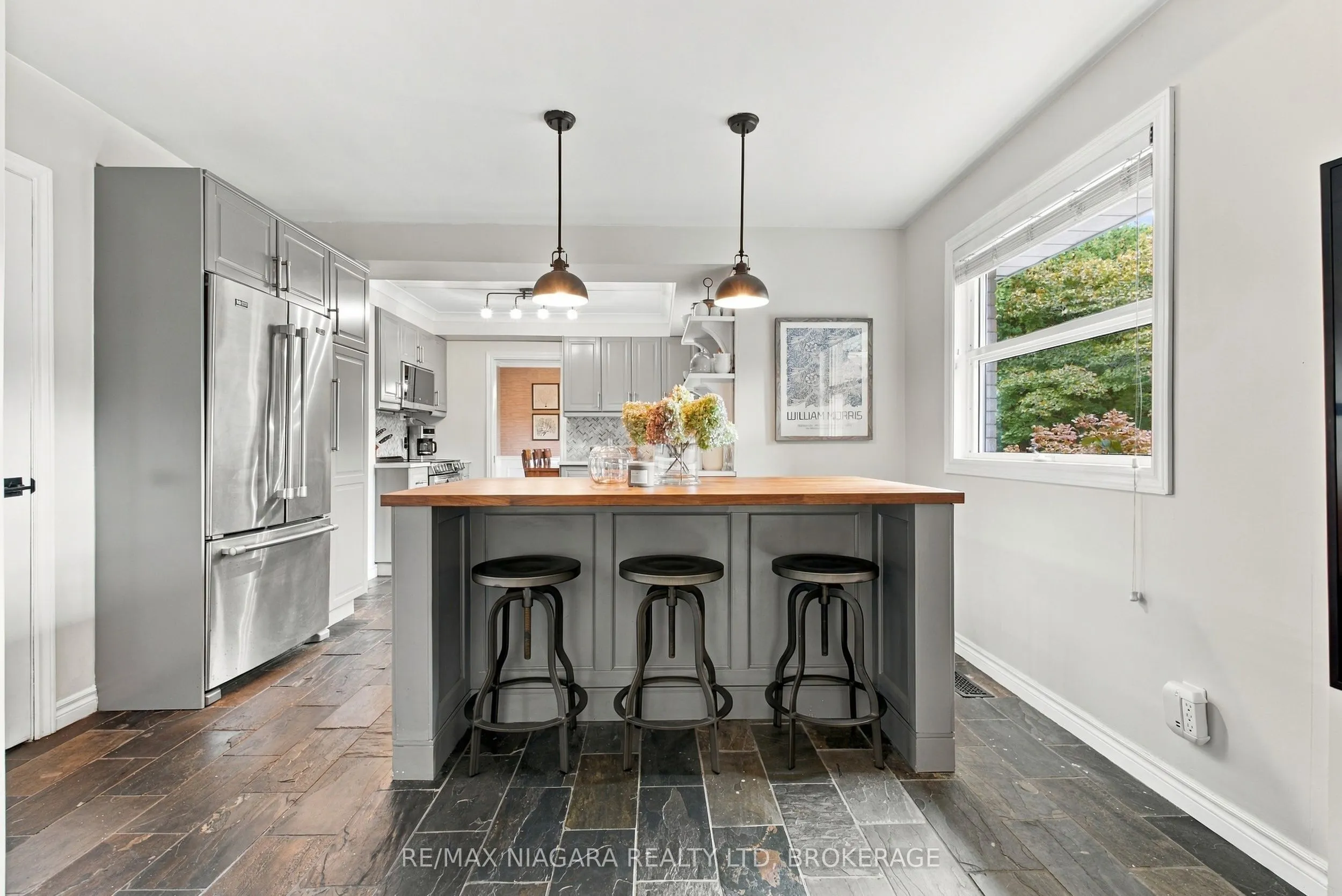 7 COLONEL BUTLER Crescent