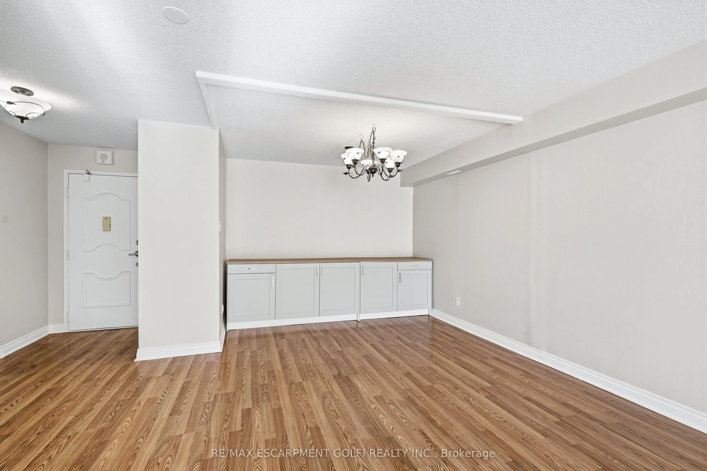 7 Gale Crescent #B3
