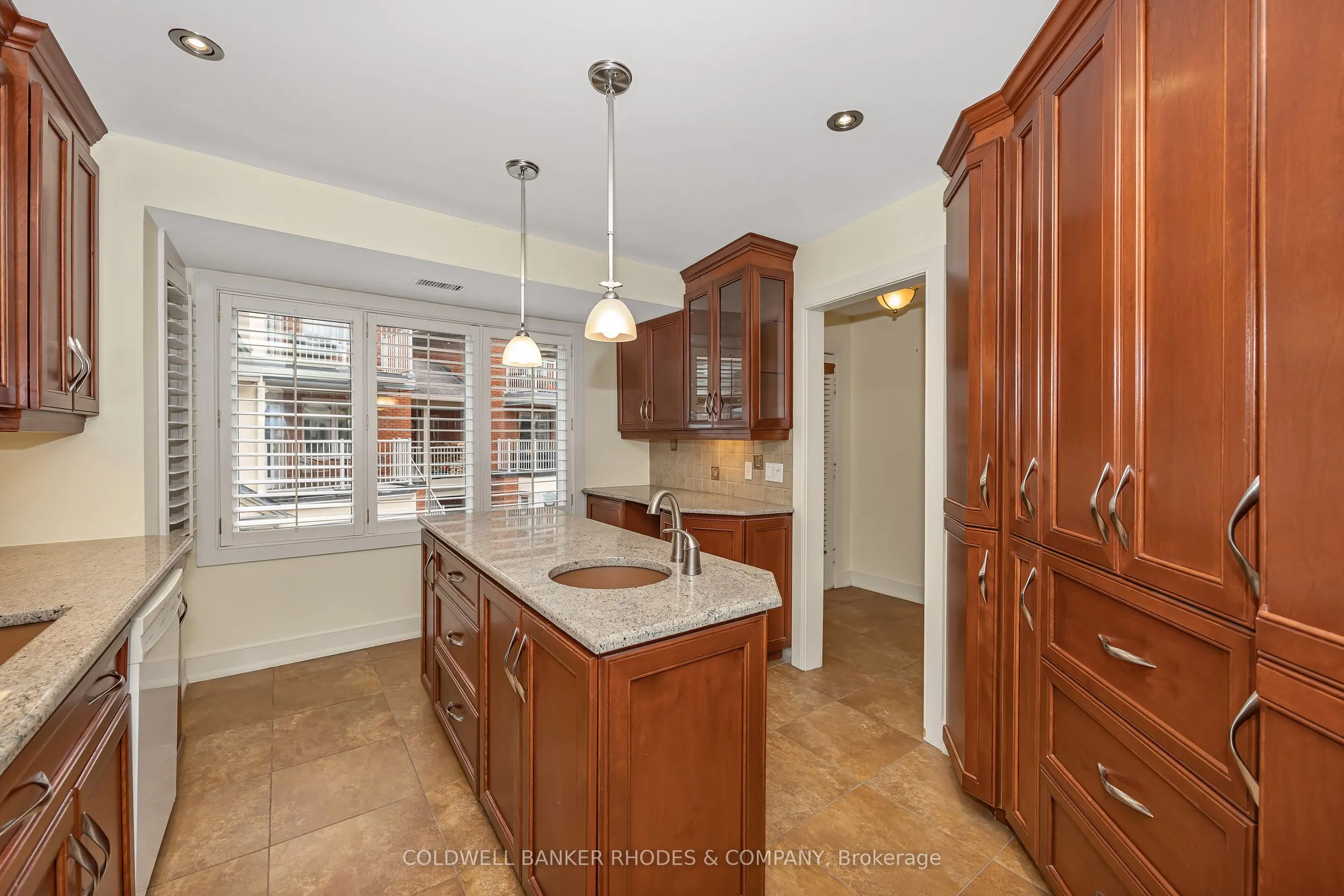 250 Fountain Place #122D