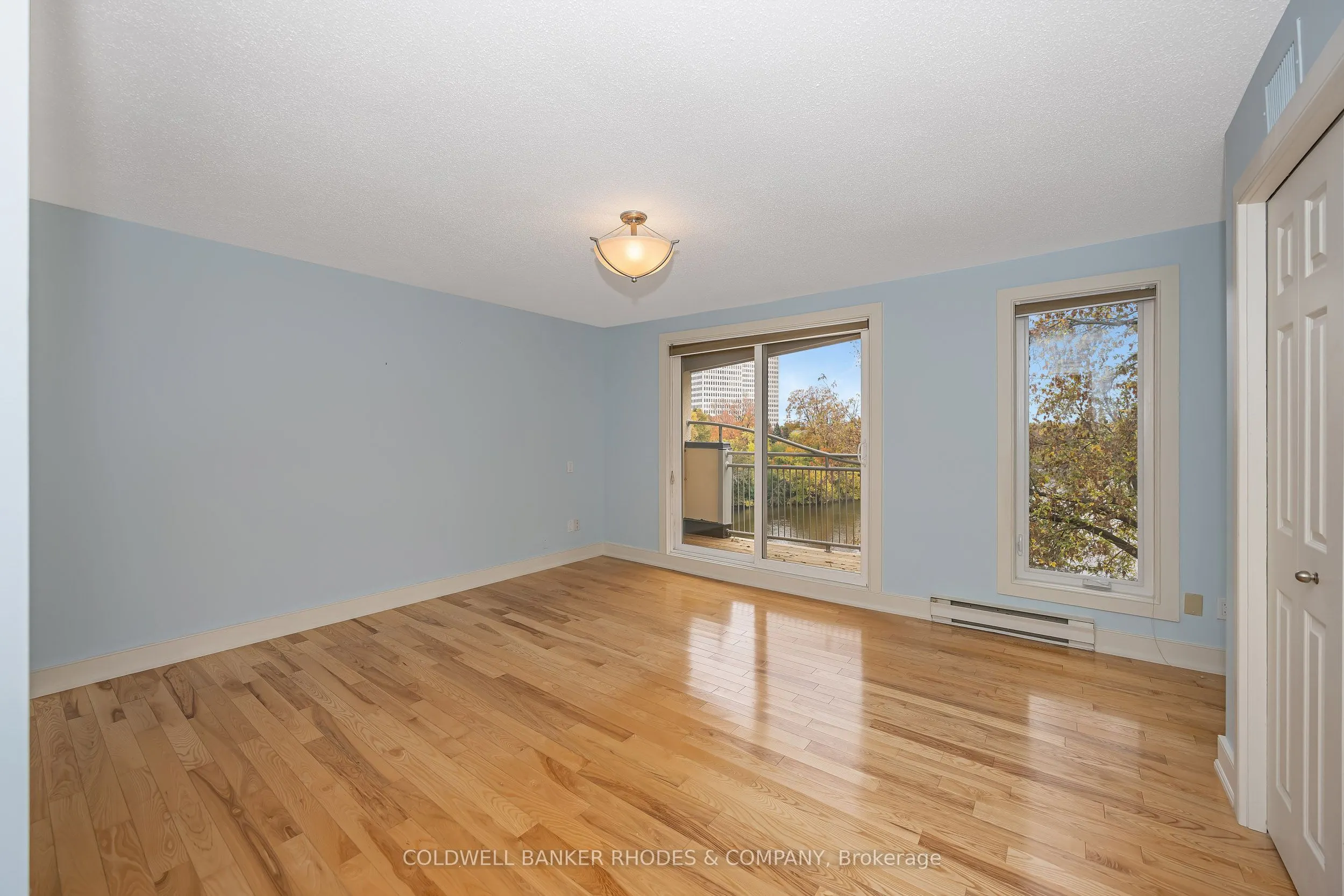250 Fountain Place #122D