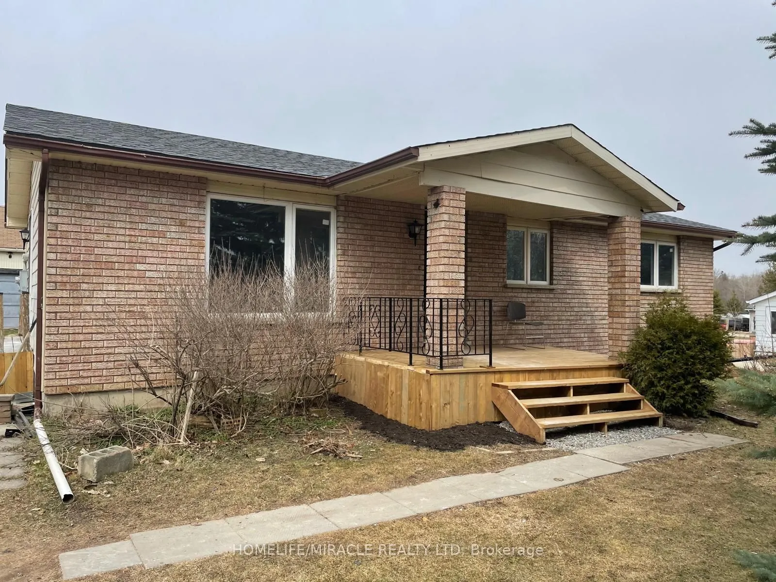 434 Main Street W