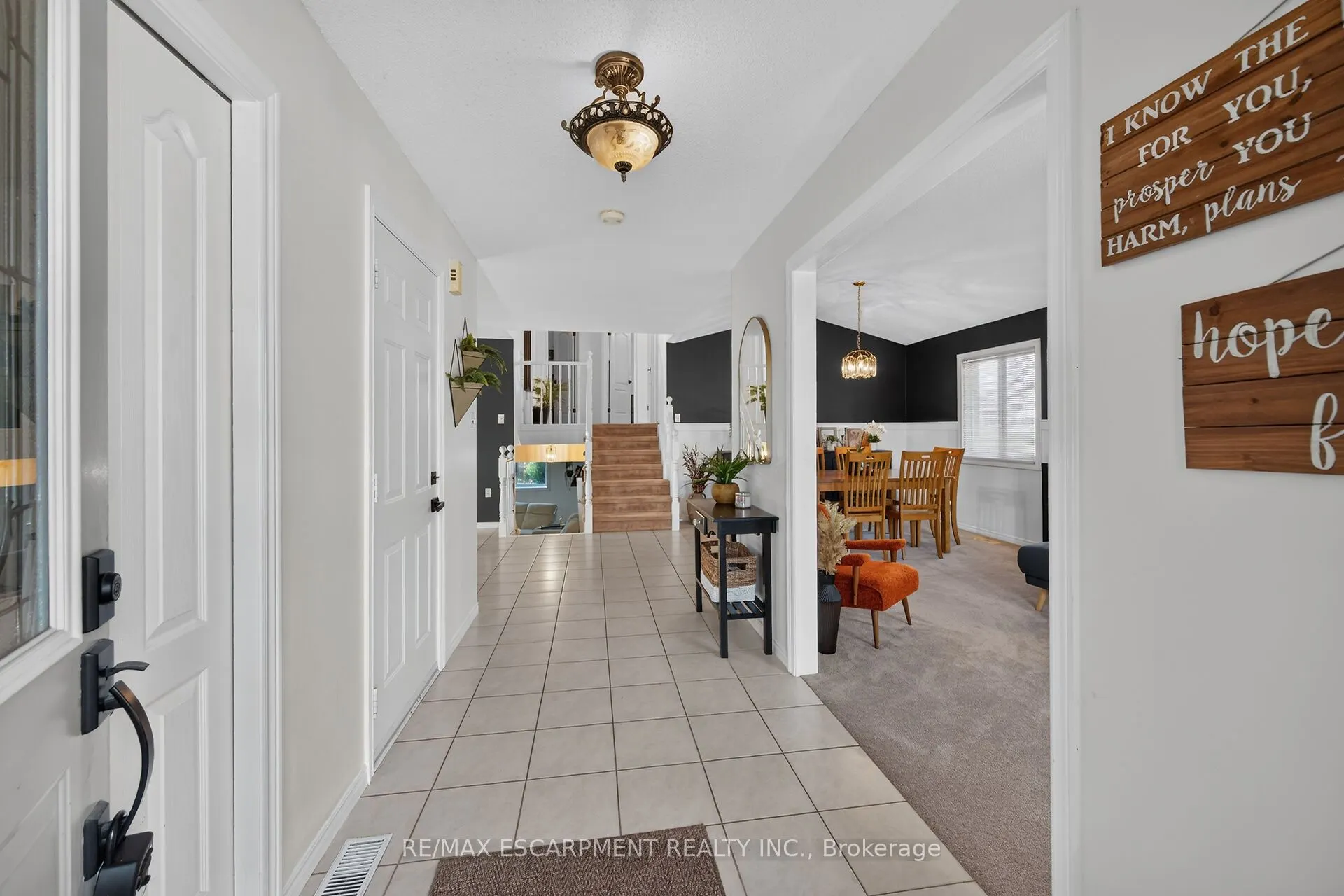 37 Glenhollow Drive