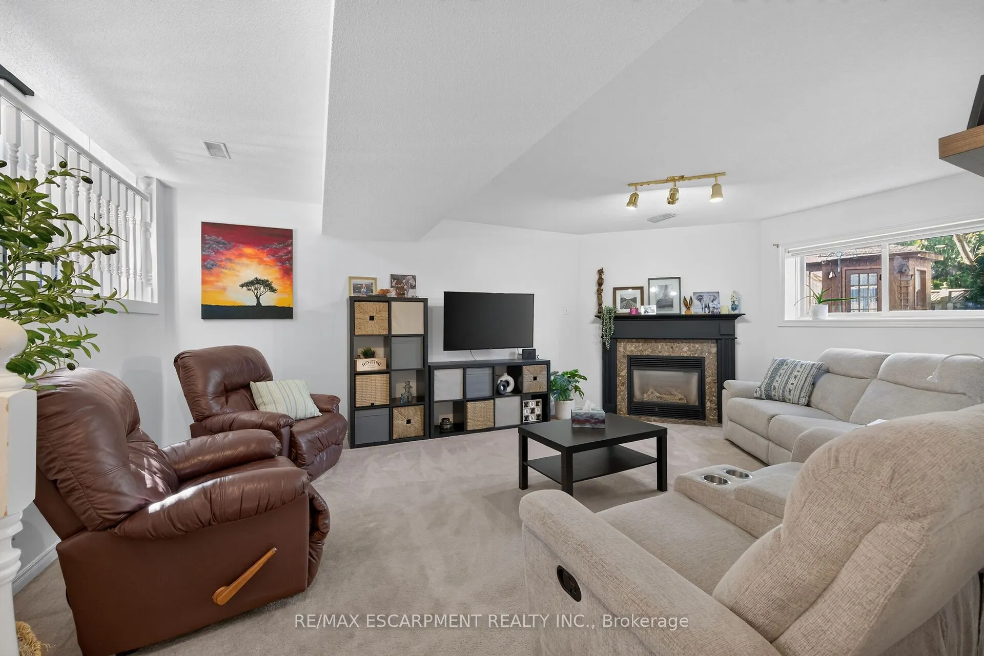 37 Glenhollow Drive