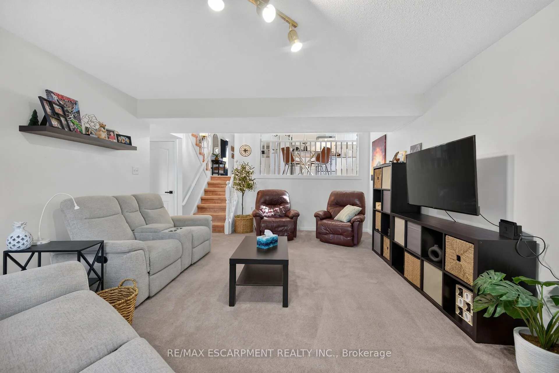 37 Glenhollow Drive