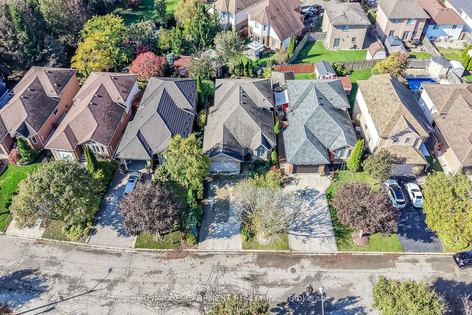 37 Glenhollow Drive