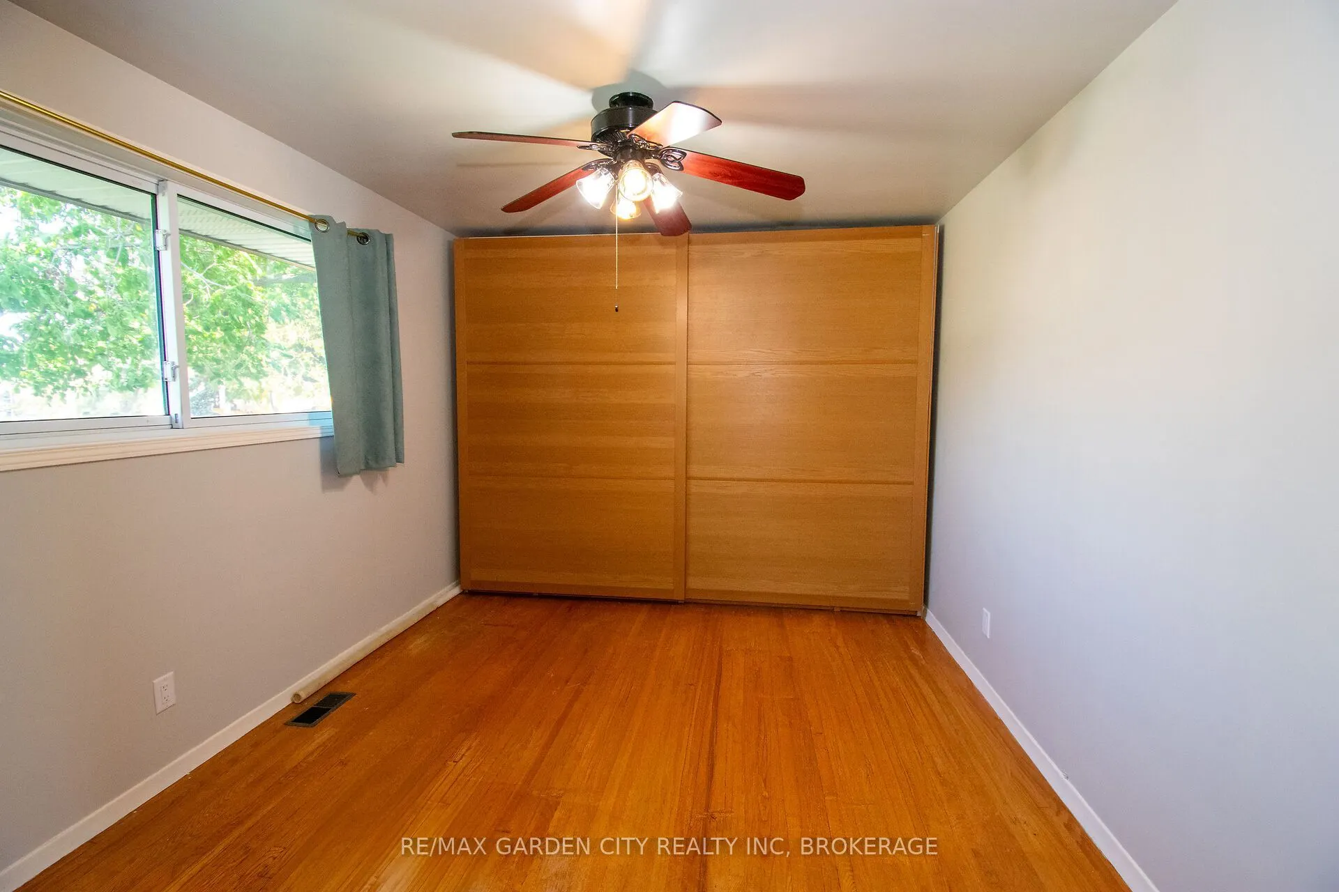 15 Karen Crescent