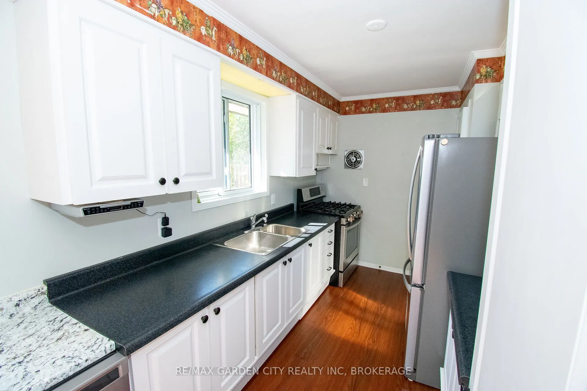 15 Karen Crescent