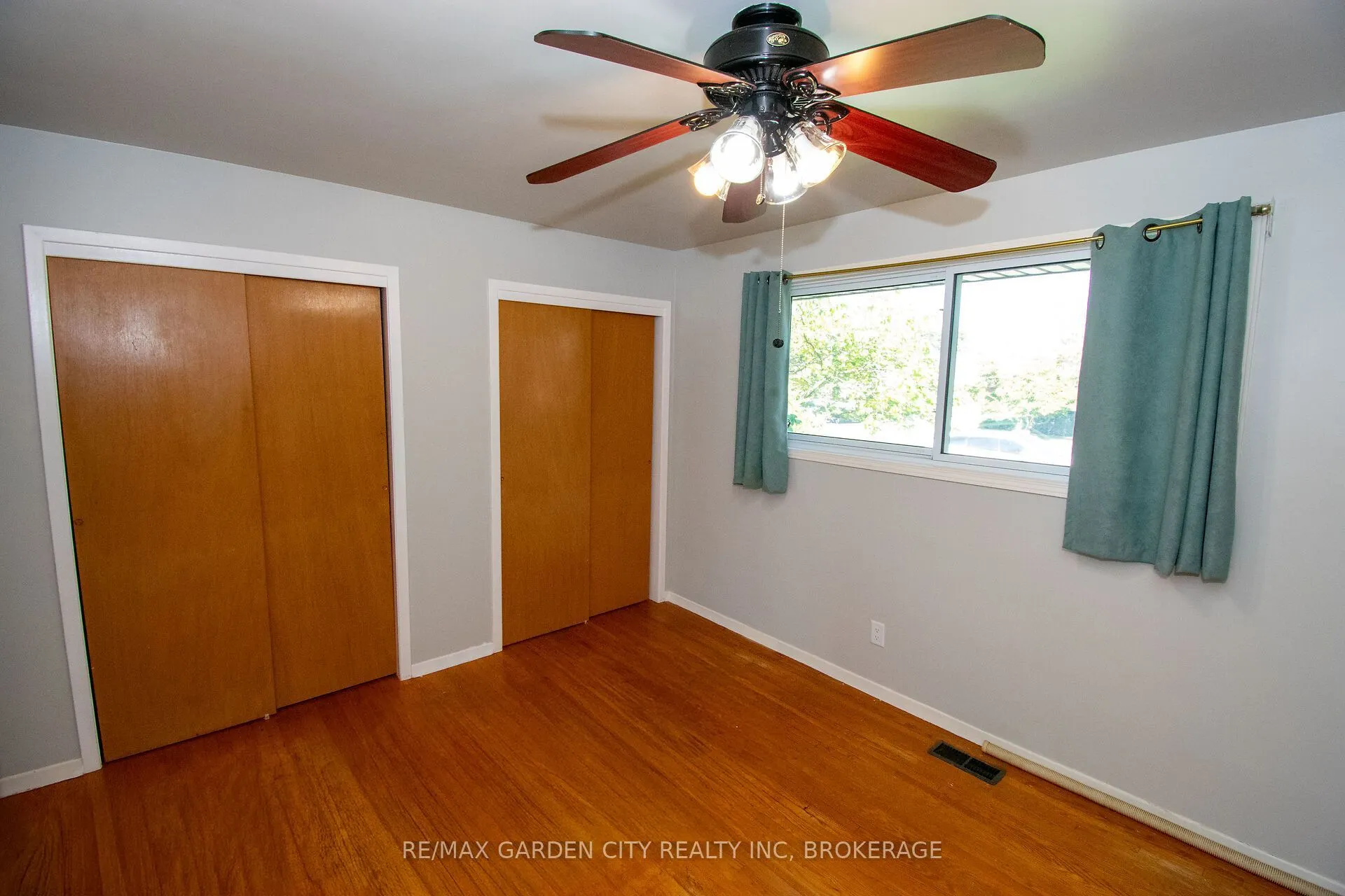 15 Karen Crescent