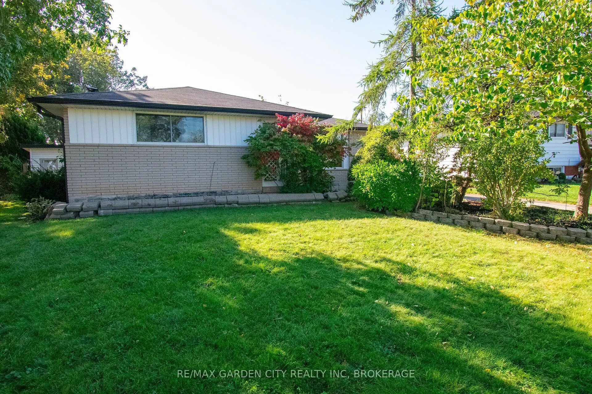 15 Karen Crescent