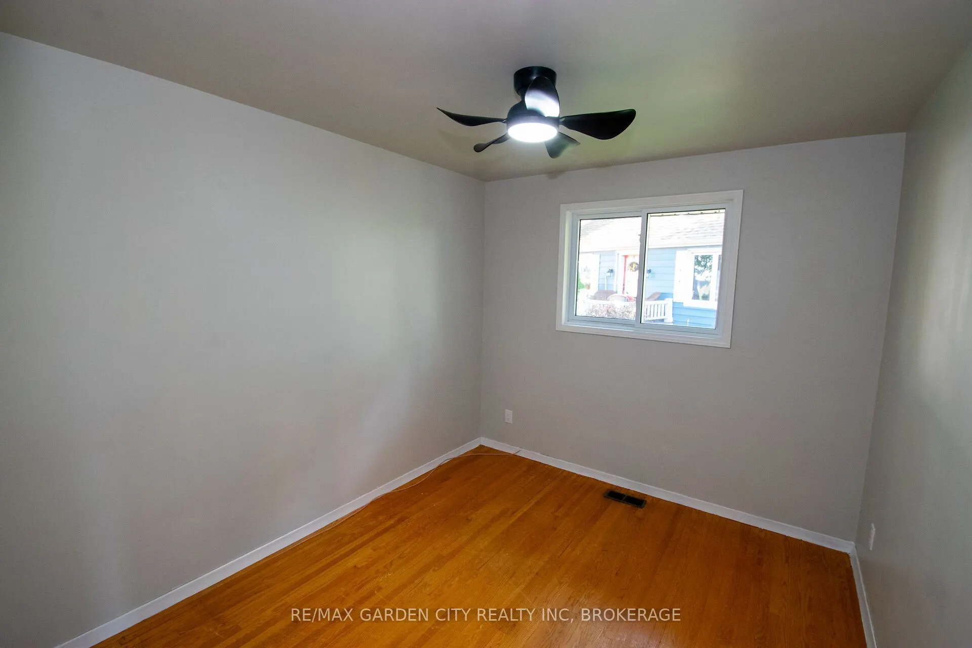 15 Karen Crescent